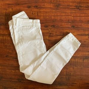 White skinny jeans